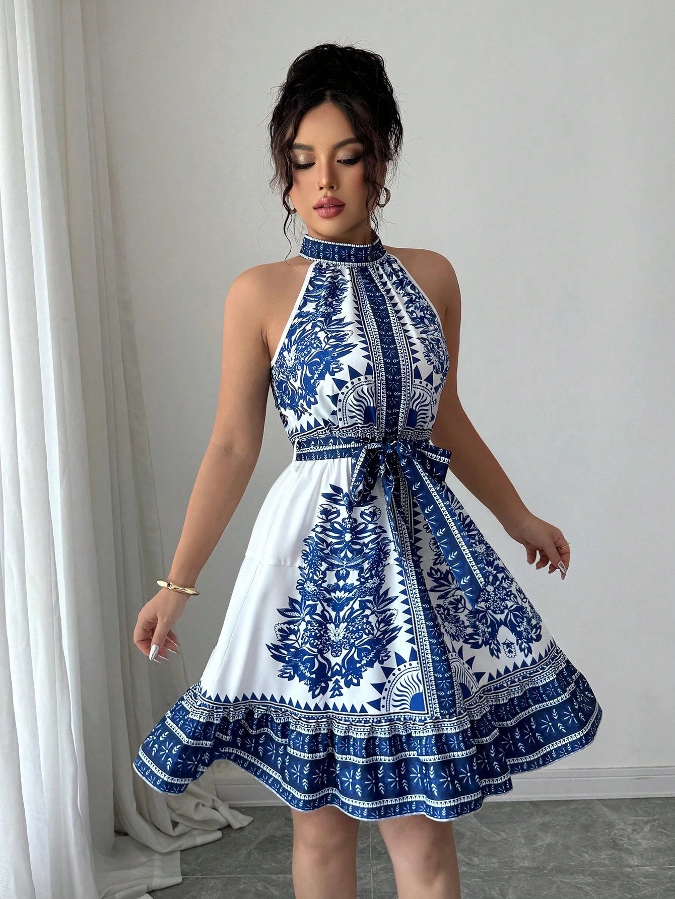 Abito bohemien corto scollo americana