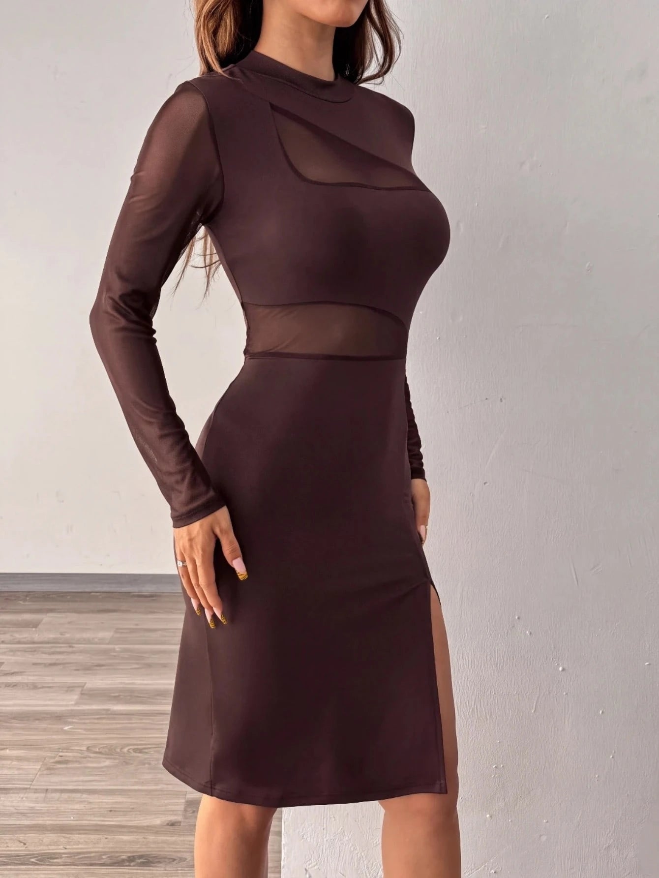 Abito midi trasparenze con spacco